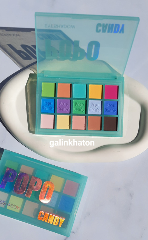 پالت سایه ۱۵ رنگ پوپوکندی با طیف رنگی بهاری و شاد، مناسب آرایشهای روزانه و فانتزی، دارای پیگمنت بالا و بافت نرم.