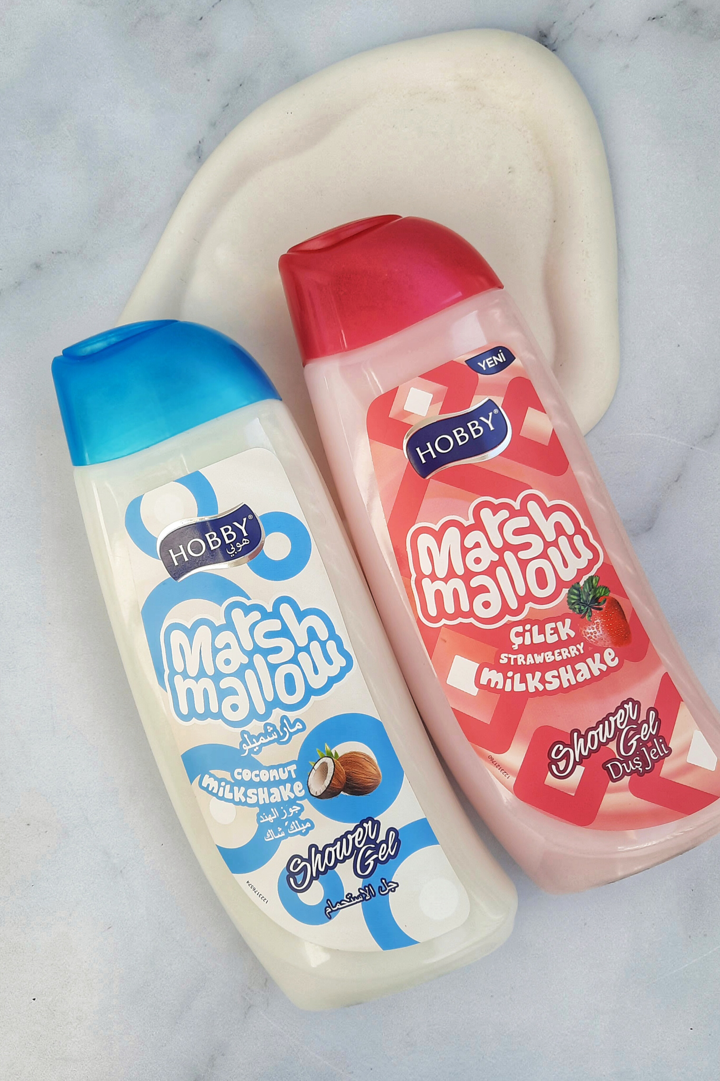 شامپو بدن هوبی Hobby با رایحه توت‌فرنگی و نارگیل | خرید شامپو بدن خوشبو و آبرسان پوست