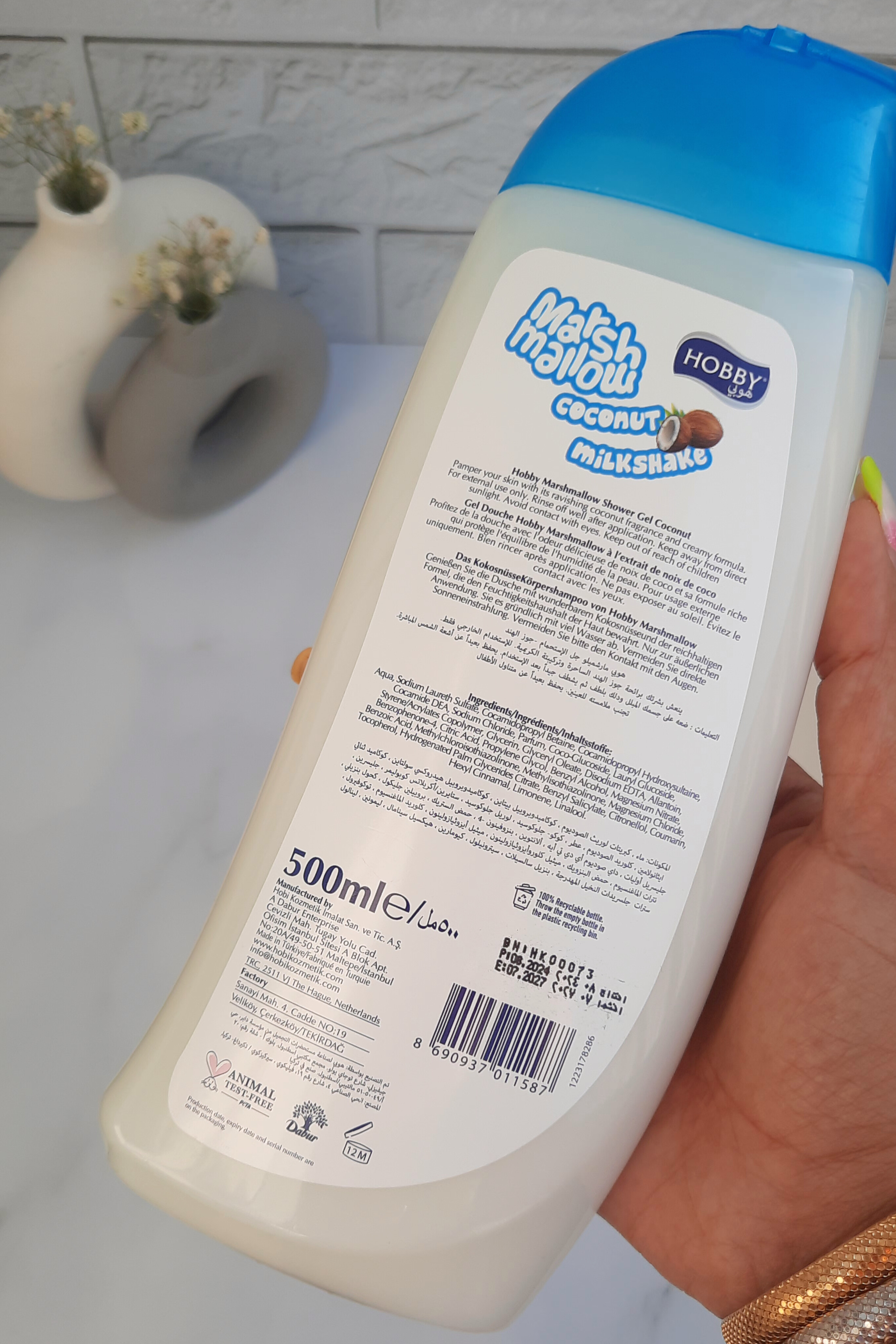 پشت شامپو بدن هوبی Hobby رایحه نارگیل | ترکیبات و ویژگی‌های شامپو بدن نرم‌کننده و خوشبو