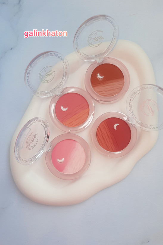 چهار رژگونه طرح ماه هدی موجی روی سنگ سفید