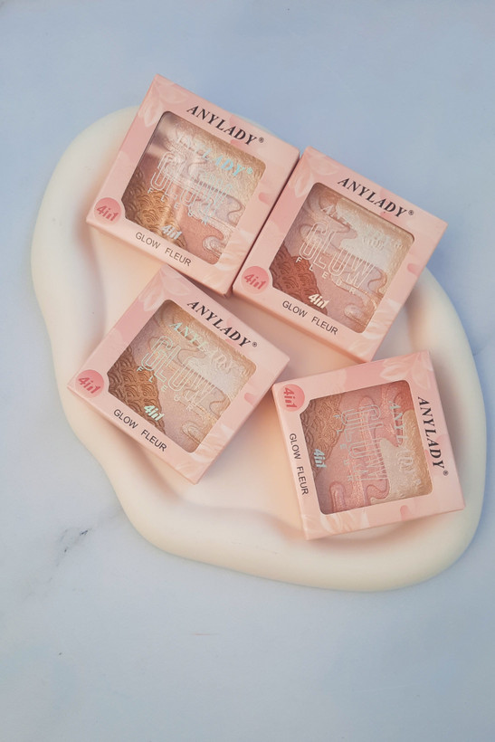 ۴ هایلایتر طرح ساحلی آنیلیدی روی شیپ سنگی سفید دفرمه، رنگهای طبیعی و جذاب، بافت نرم و درخشان