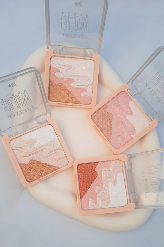 هایلایتر طرح ساحلی آنیلیدی با در باز روی شیپ سفید دفرمه، نمای دقیق محصول، پوشش نرم و یکنواخت