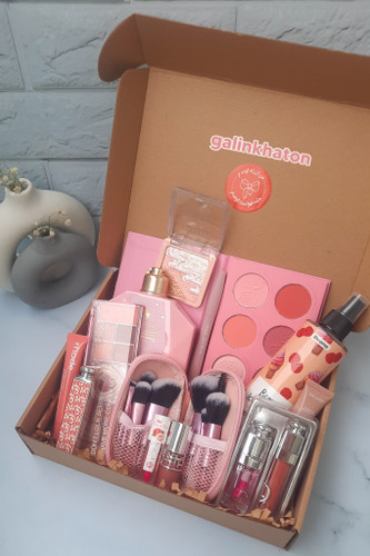 پک هدیه آرایشی صورتی لاکچری زنانه مناسب تولد و ولنتاین